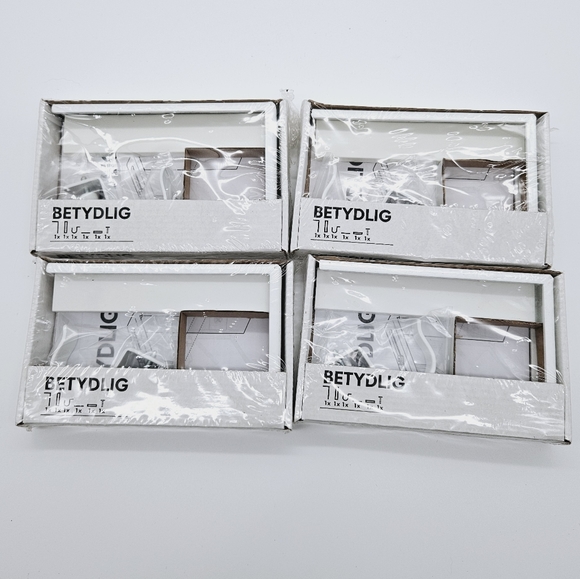 IKEA | BETYDLIG curtain rod ceiling/wall bracket x4 units - white - Picture 2 of 4